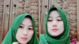Lyra Hijab Hijau Putih Mulus Suka VCS
